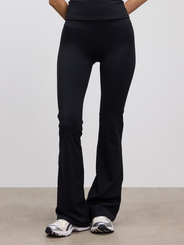 Womens Active Flared Legging in Black
